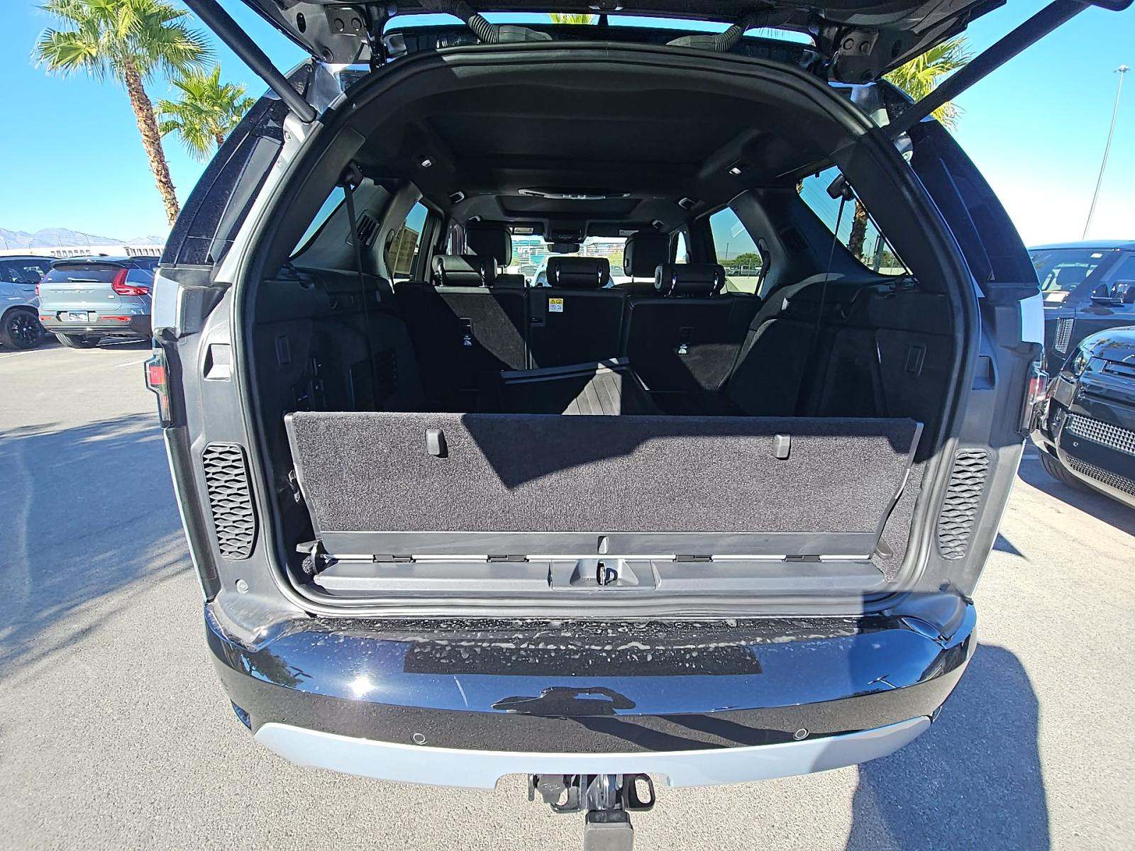 2024 Land Rover Discovery Dynamic SE AWD