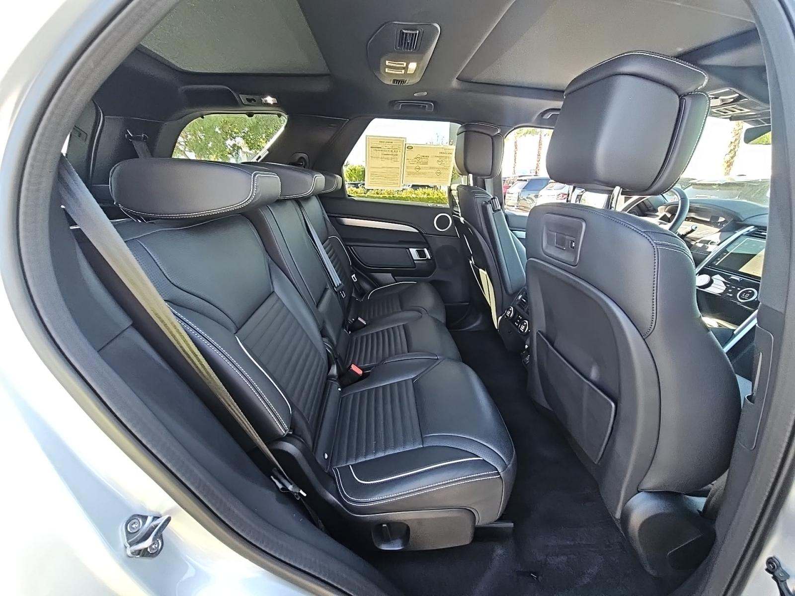 2024 Land Rover Discovery Dynamic SE AWD