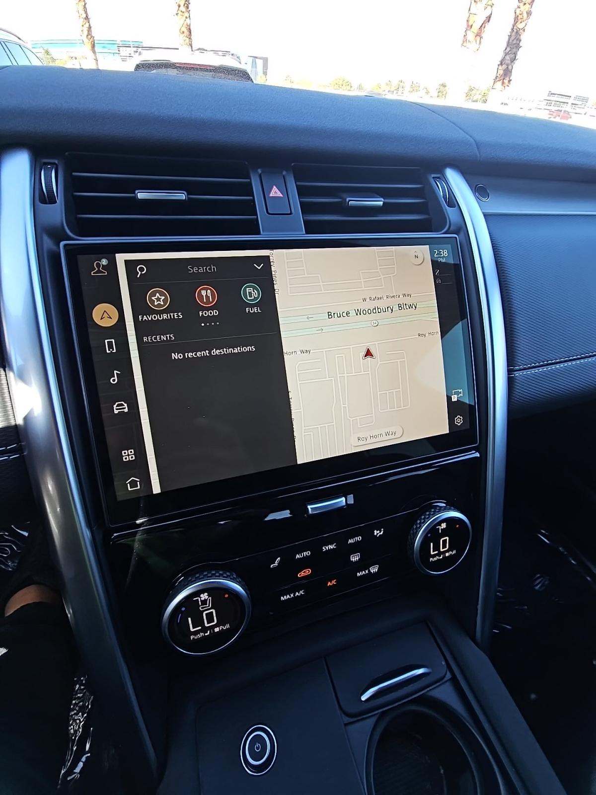 2024 Land Rover Discovery Dynamic SE AWD