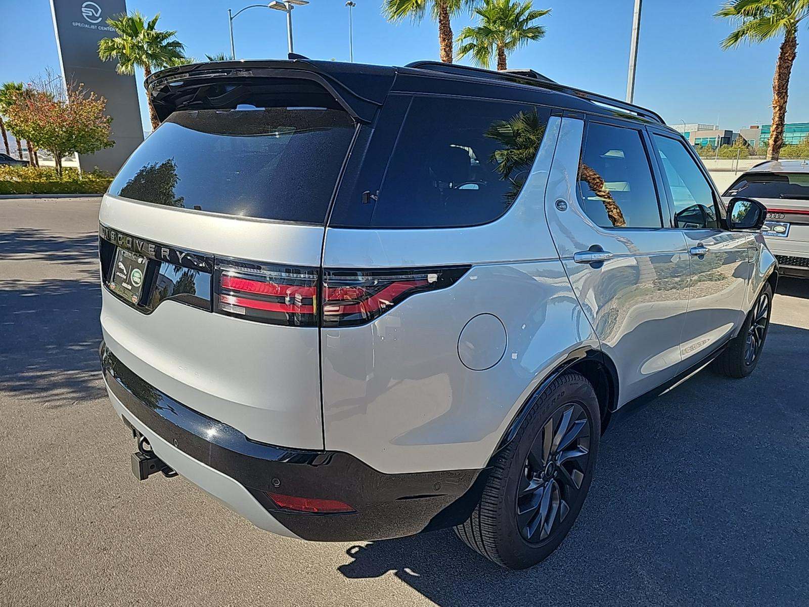 2024 Land Rover Discovery Dynamic SE AWD