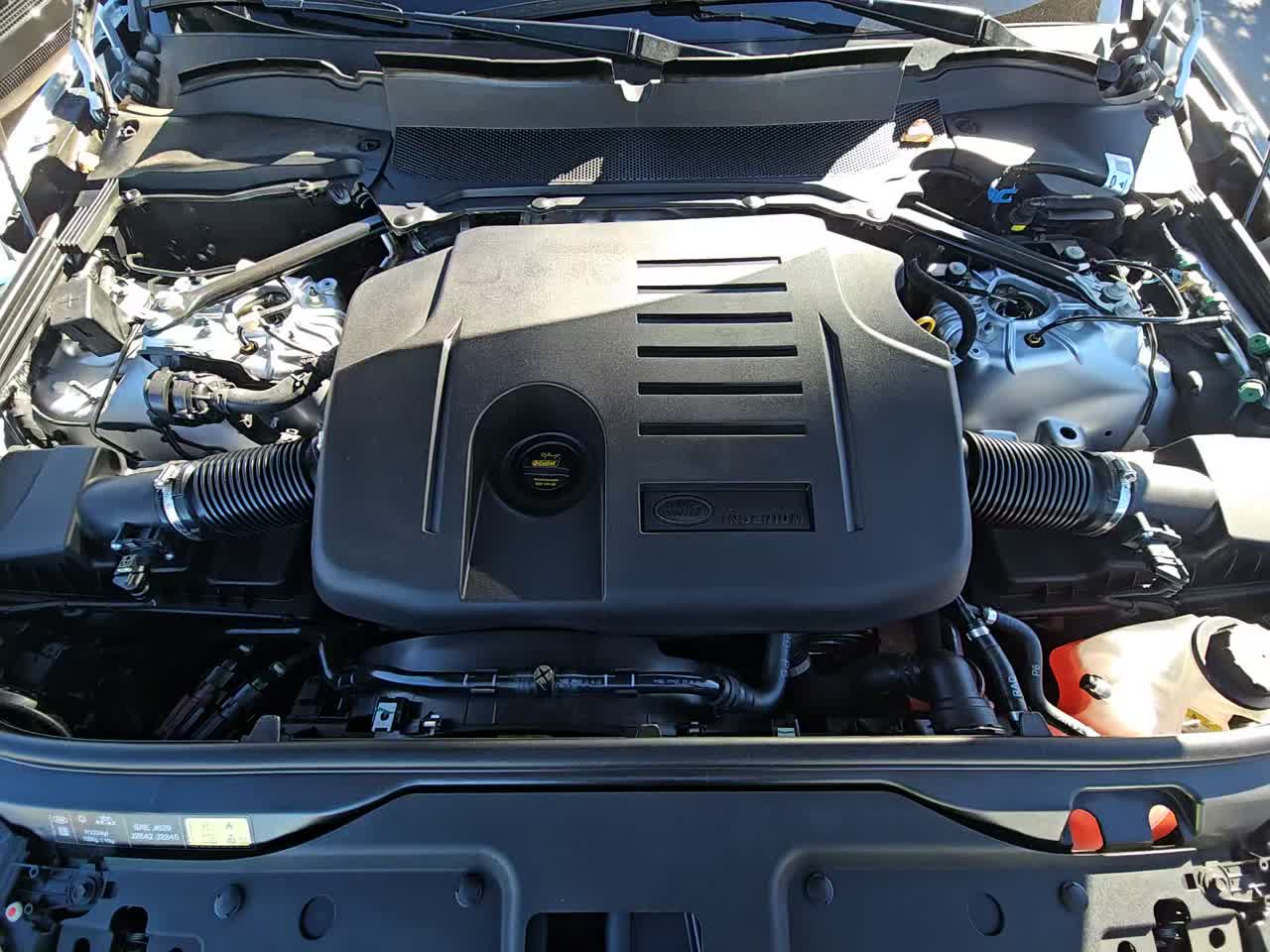 2024 Land Rover Discovery Dynamic SE AWD