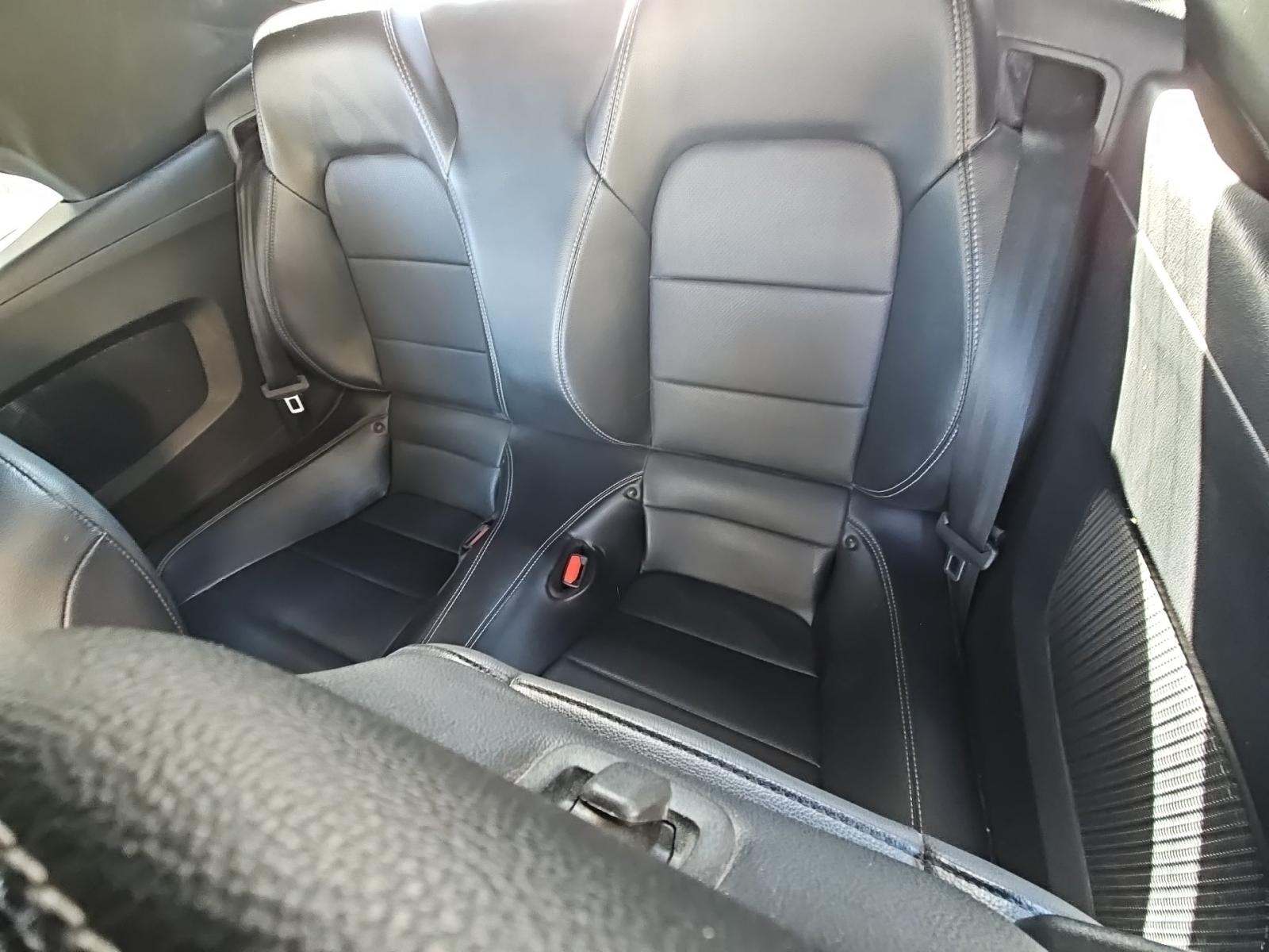 2022 Ford Mustang EcoBoost Premium RWD