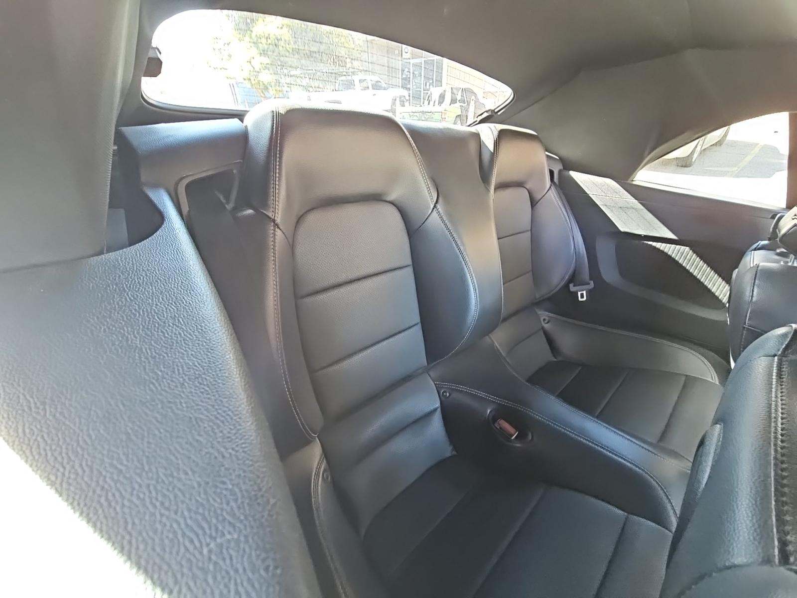 2022 Ford Mustang EcoBoost Premium RWD