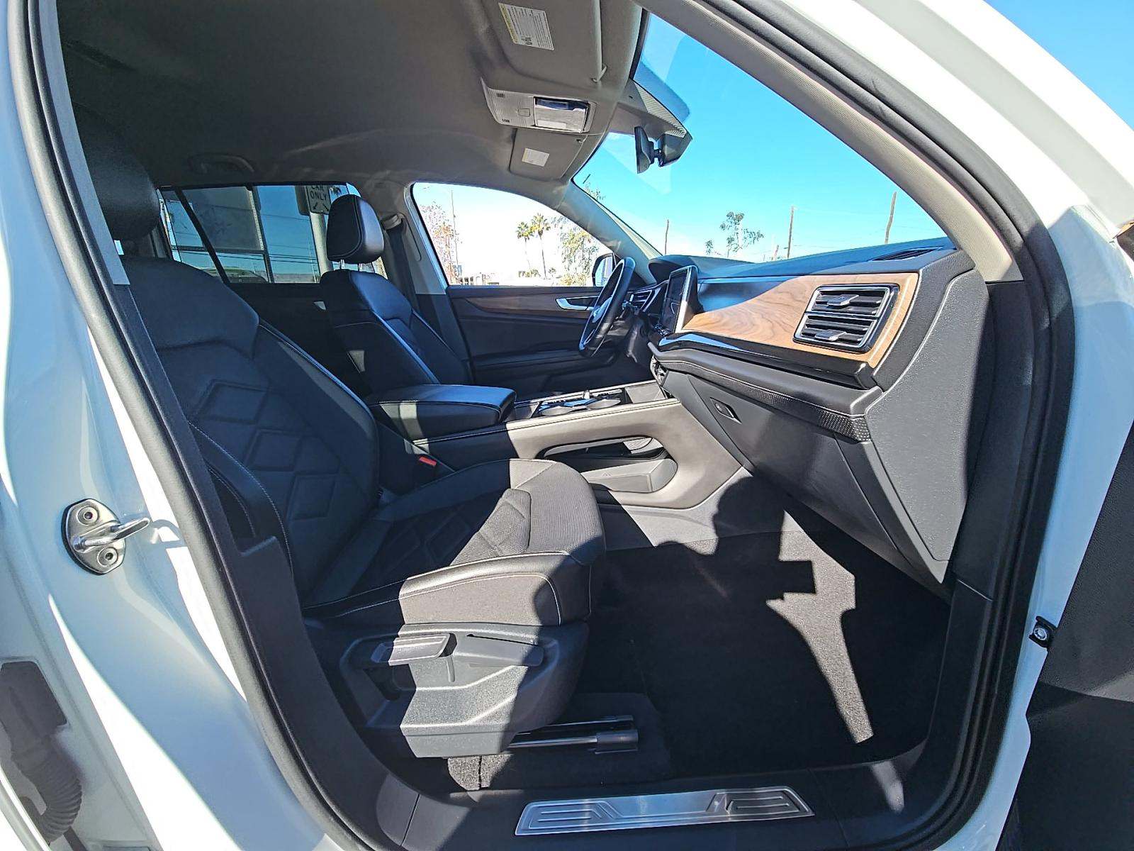 2025 Volkswagen Atlas 2.0T SE FWD