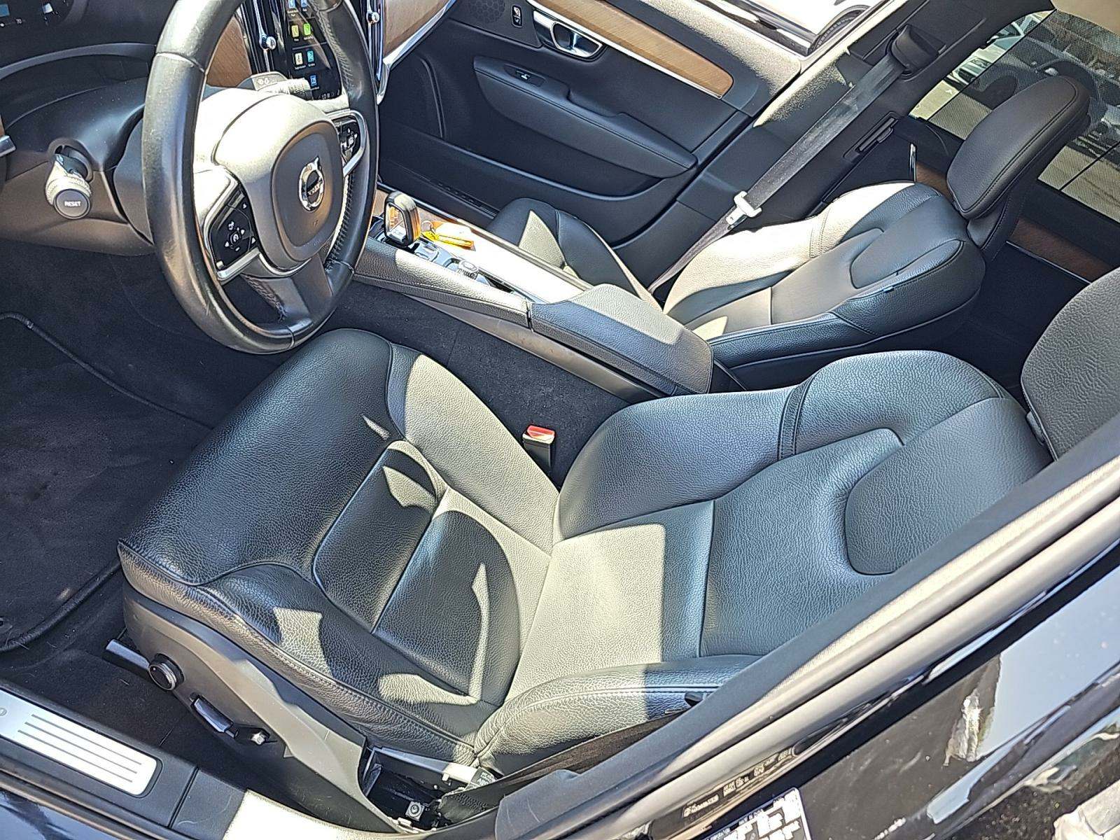 2022 Volvo S90 B6 Momentum AWD