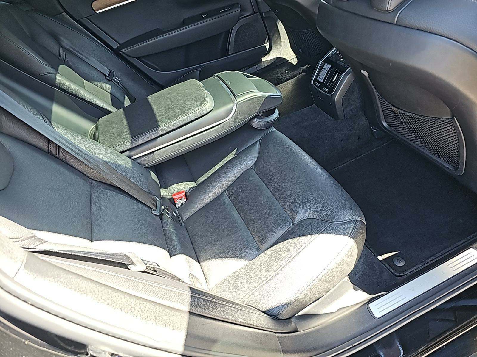 2022 Volvo S90 B6 Momentum AWD