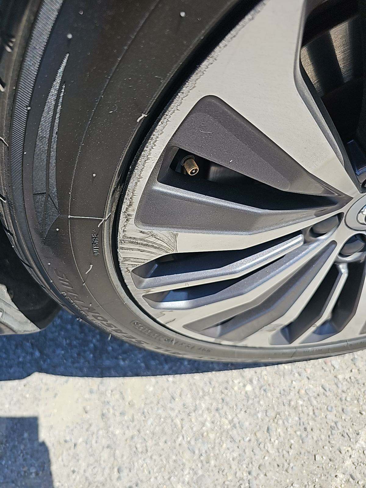 2022 Volvo S90 B6 Momentum AWD