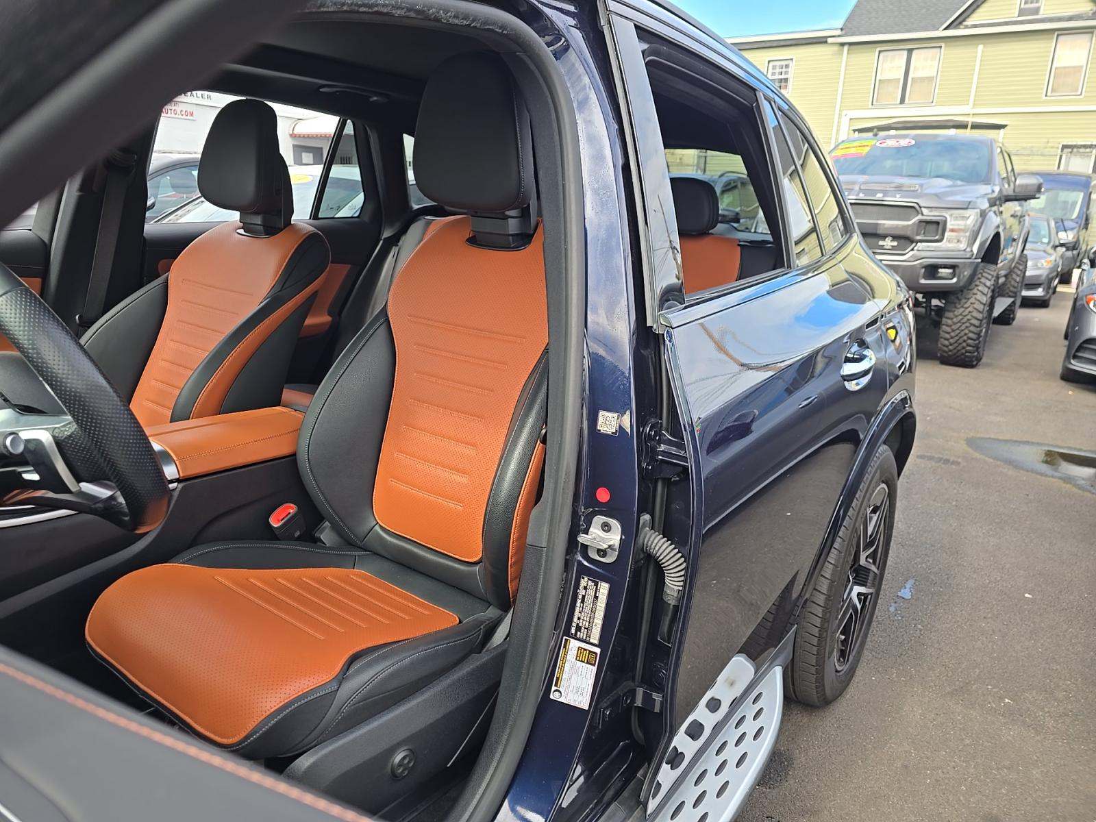 2024 Mercedes-Benz GLC GLC 300 AWD