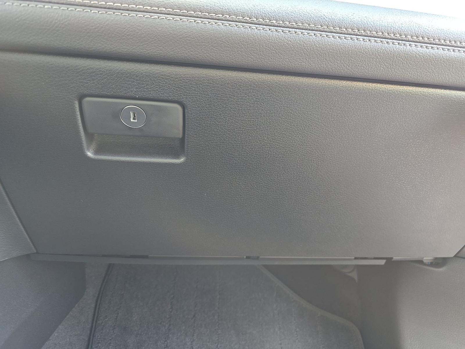 2025 Toyota Sienna XLE FWD