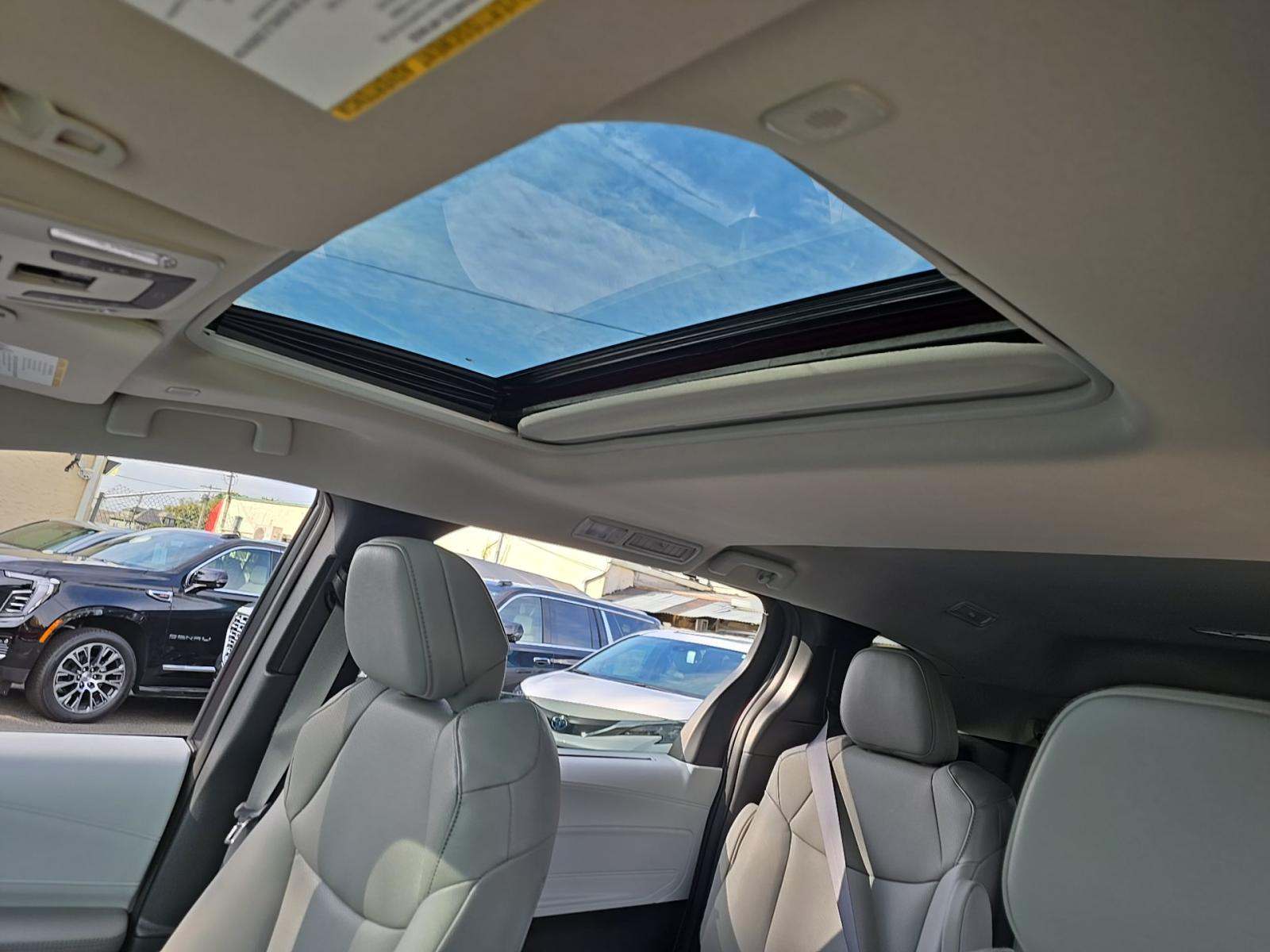 2025 Toyota Sienna XLE FWD