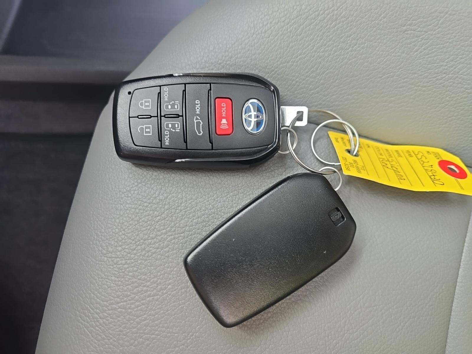 2025 Toyota Sienna XLE FWD