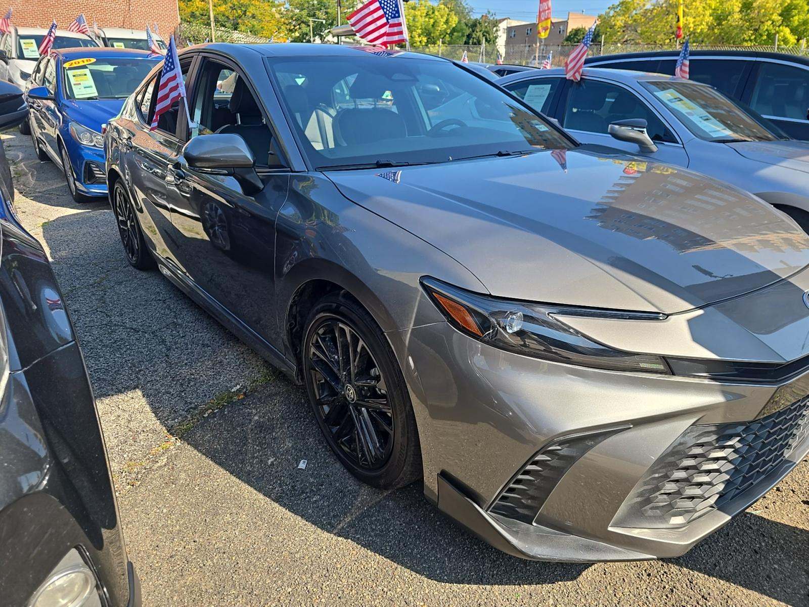 2025 Toyota Camry SE FWD