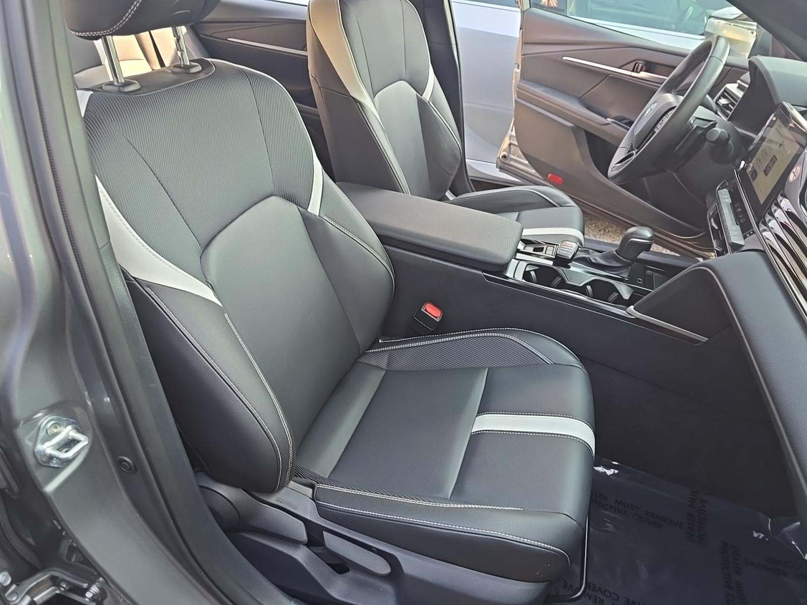 2025 Toyota Camry SE FWD