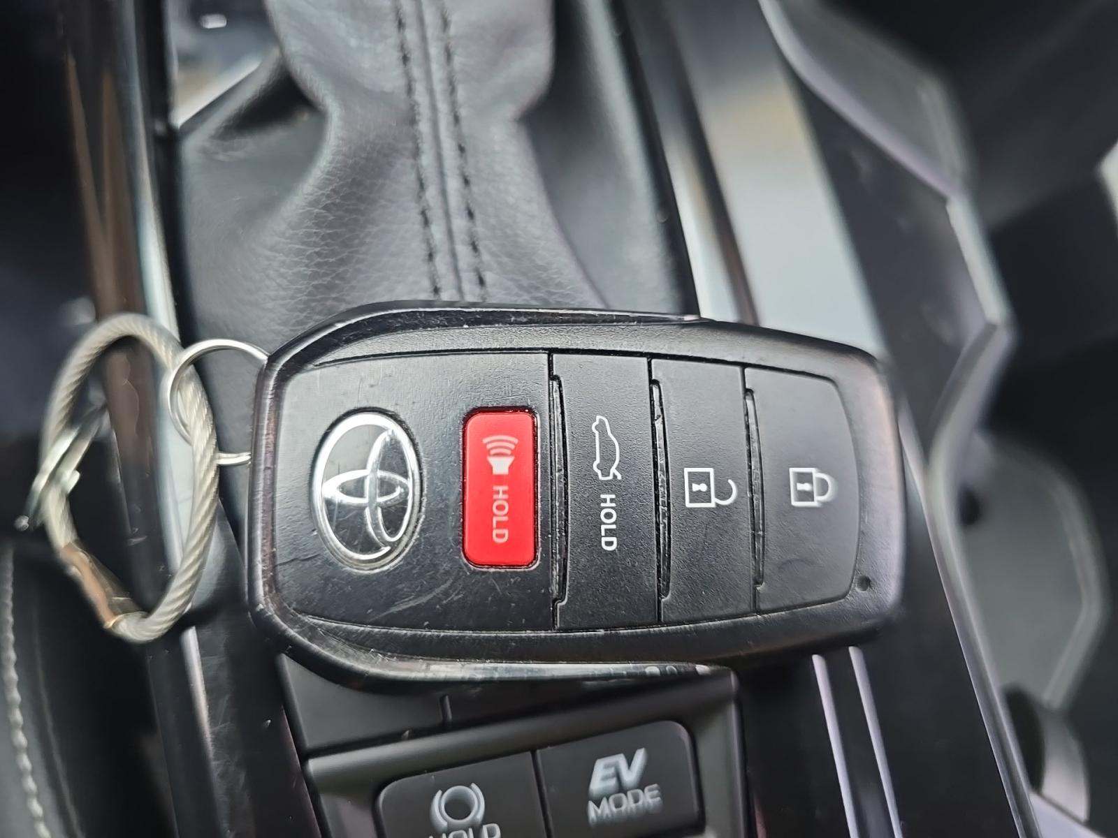 2025 Toyota Camry SE FWD