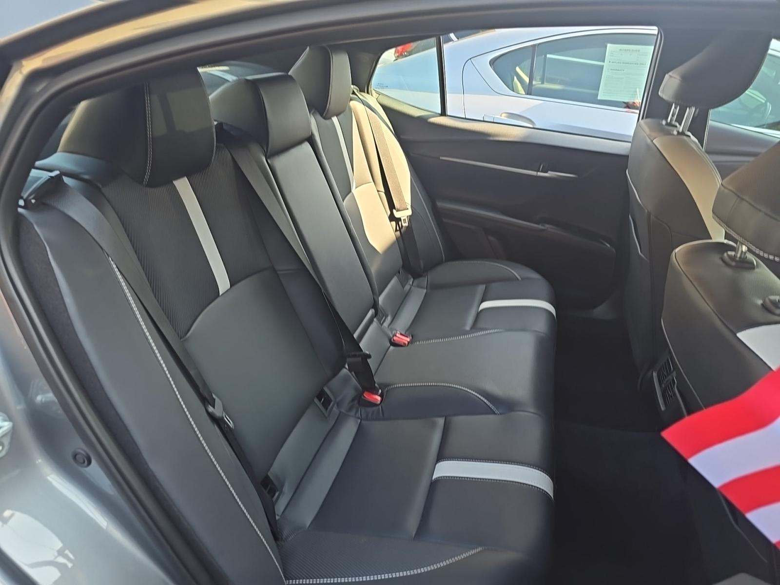 2025 Toyota Camry SE FWD