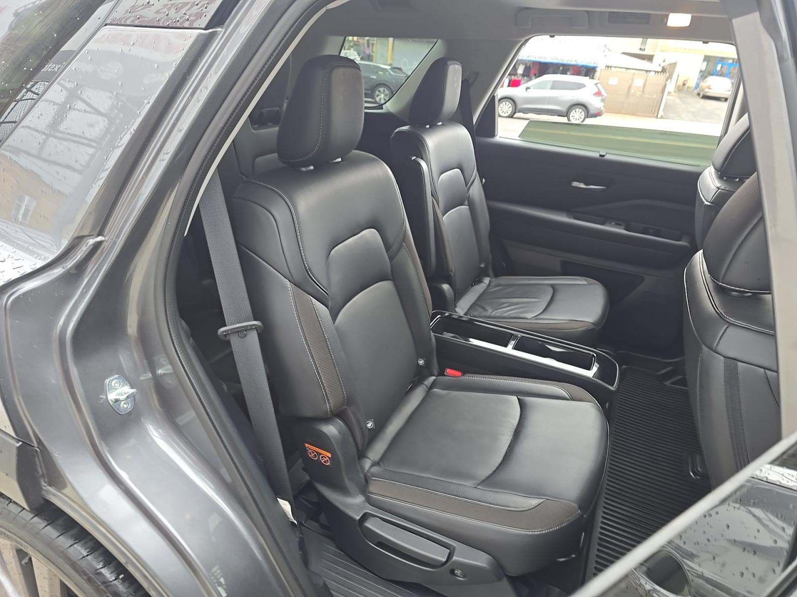 2023 Nissan Pathfinder SL AWD