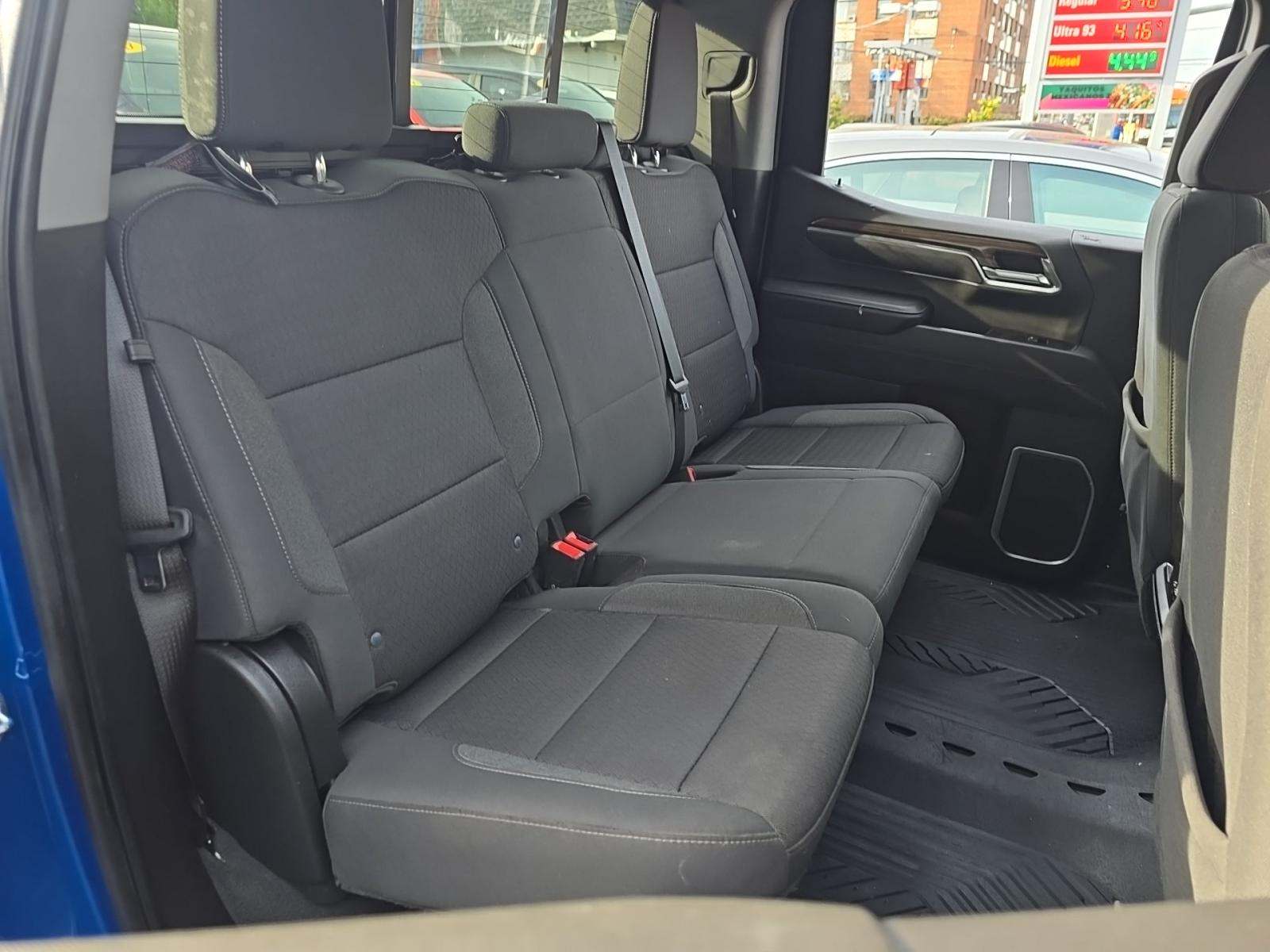 2022 Chevrolet Silverado 1500 RST AWD