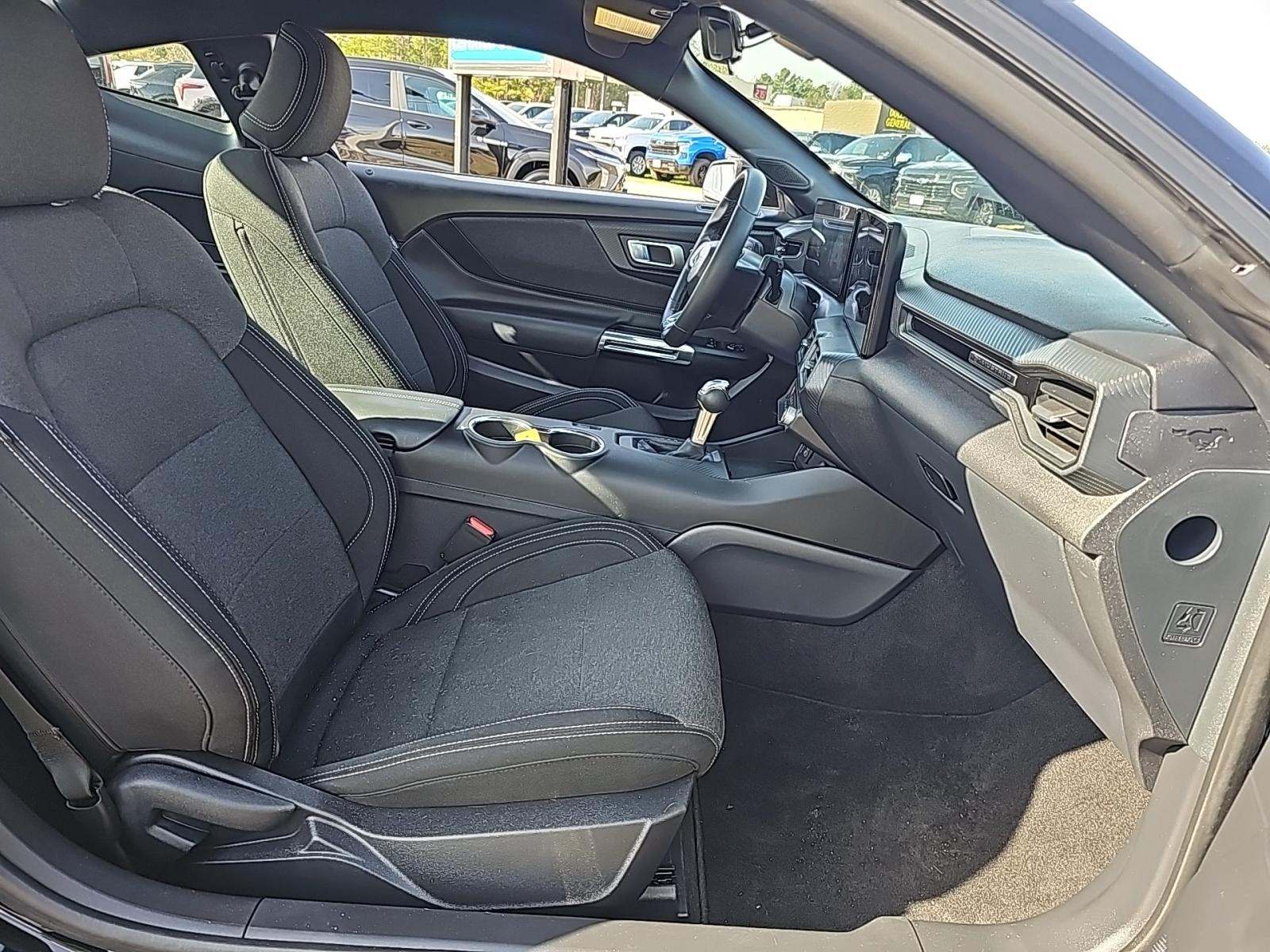 2025 Ford Mustang EcoBoost RWD