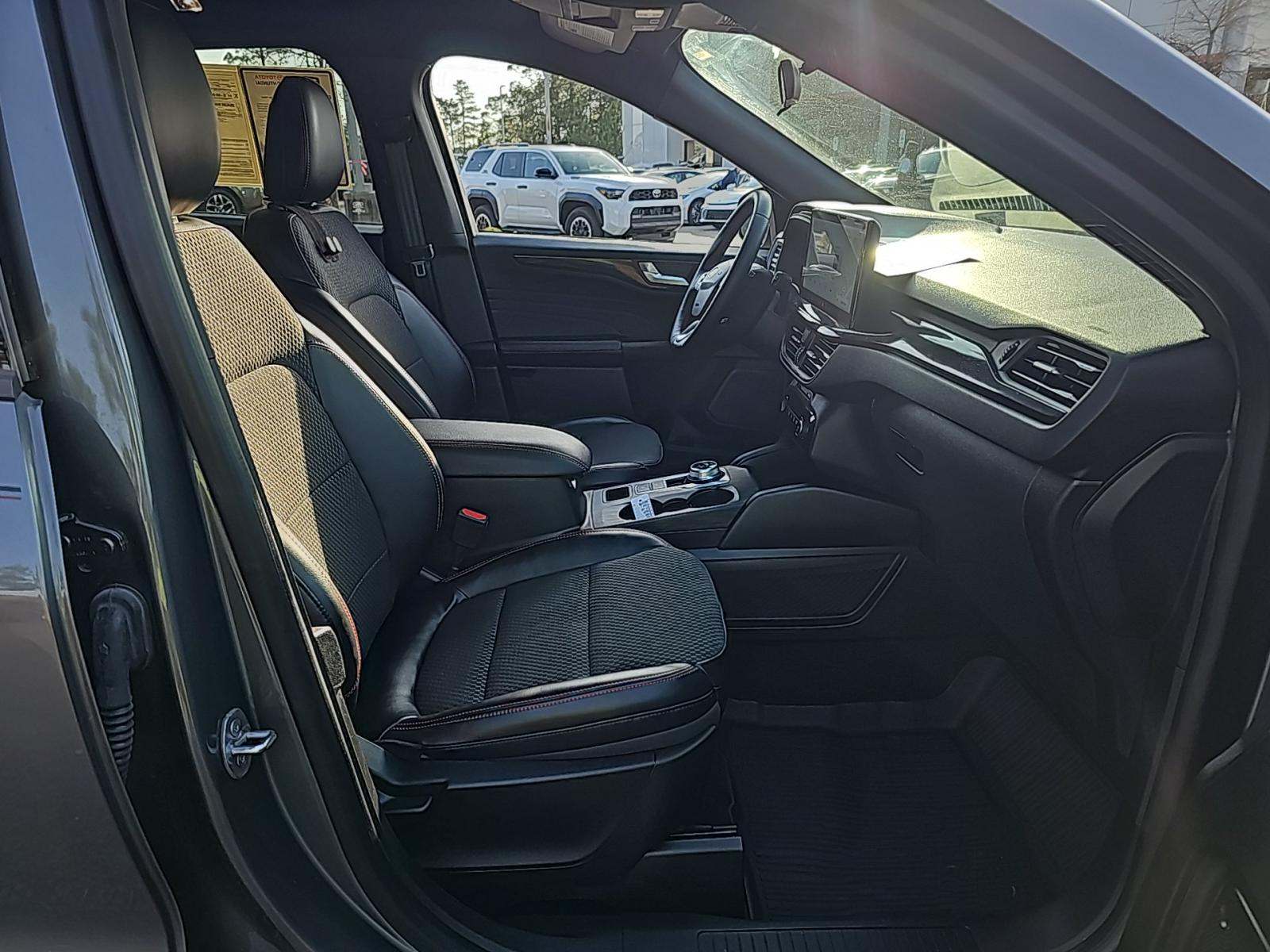 2023 Ford Escape ST-Line Select AWD