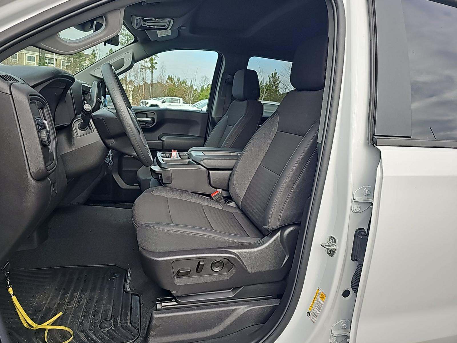 2025 Chevrolet Silverado 1500 Custom RWD