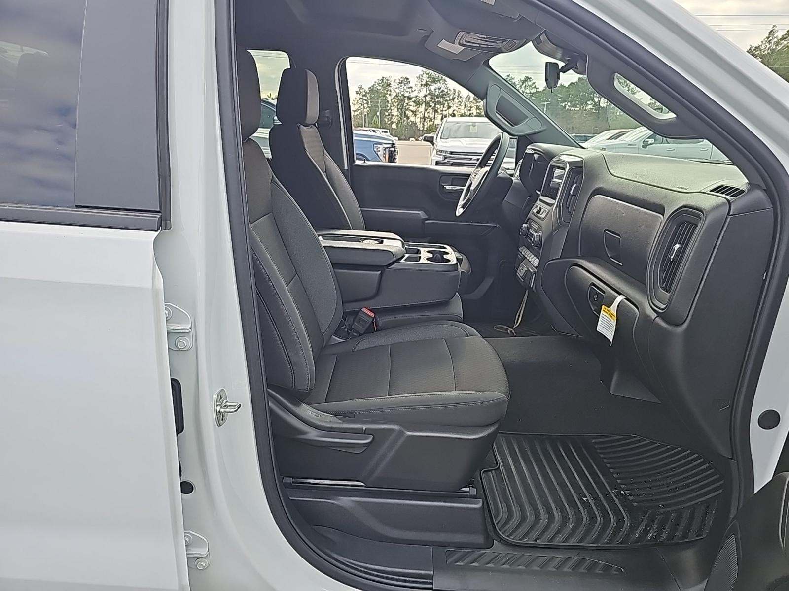 2025 Chevrolet Silverado 1500 Custom RWD