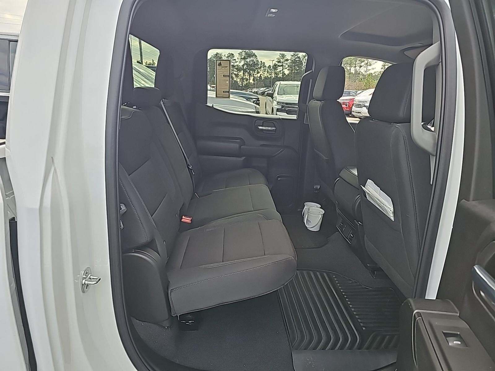 2025 Chevrolet Silverado 1500 Custom RWD