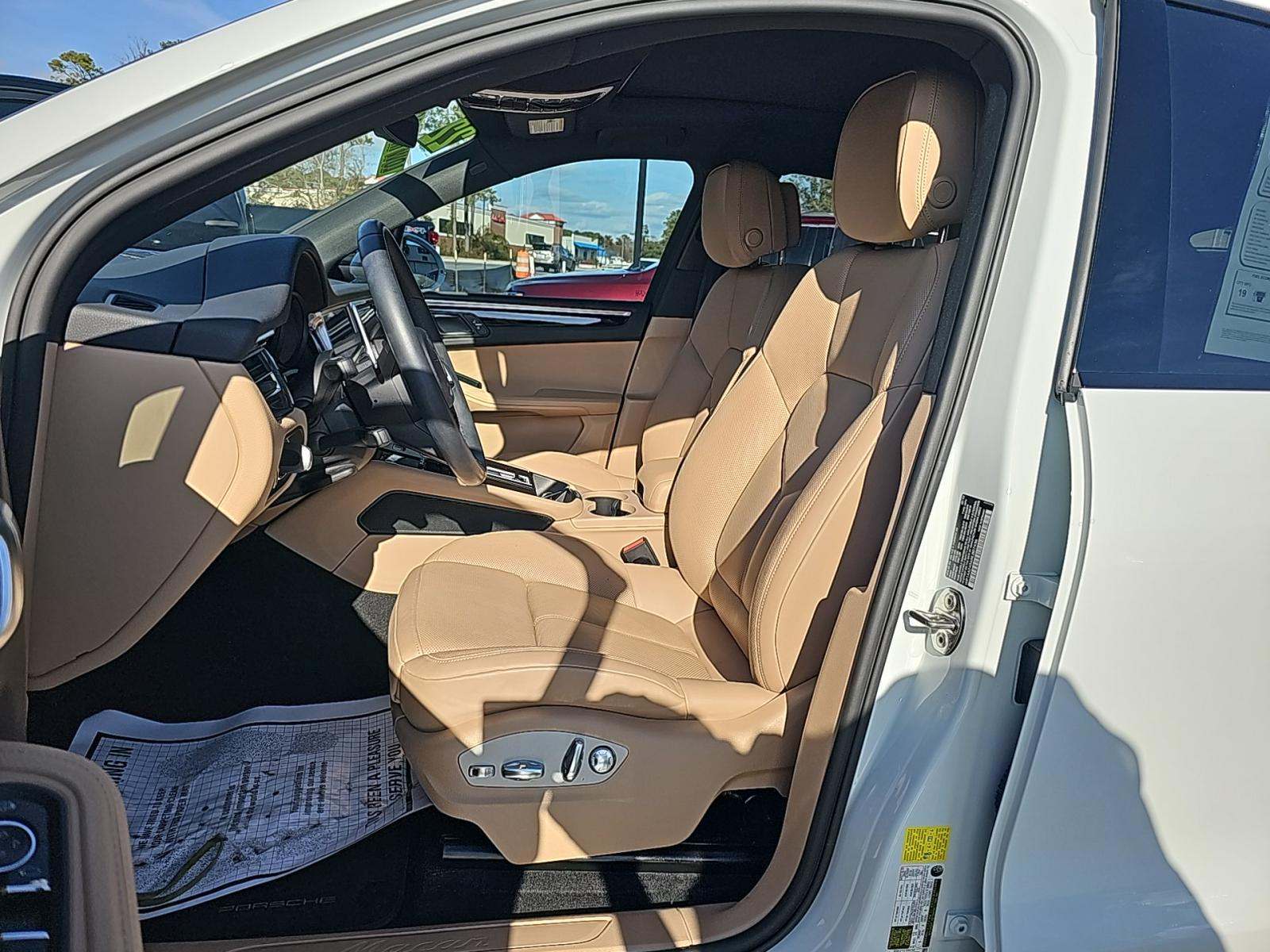 2022 Porsche Macan Base AWD