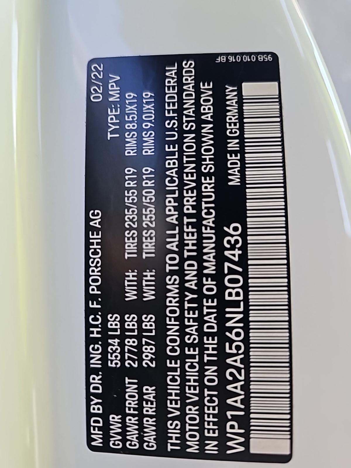 2022 Porsche Macan Base AWD