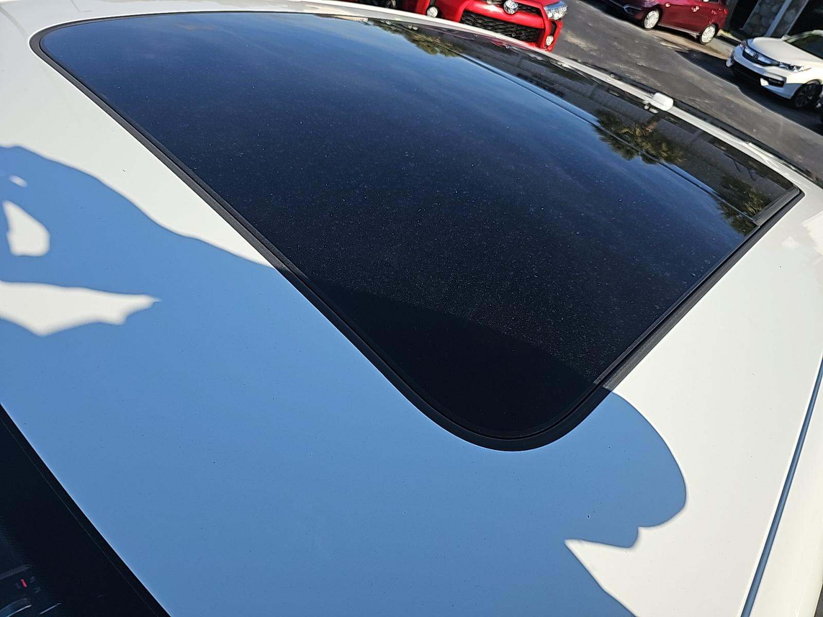 2022 Porsche Macan Base AWD