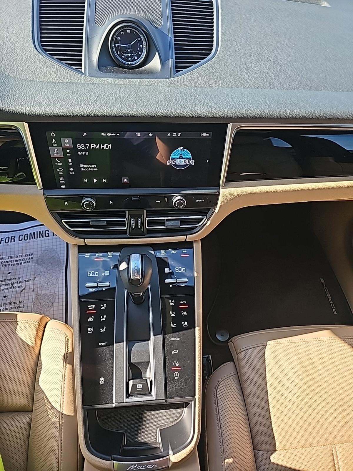 2022 Porsche Macan Base AWD