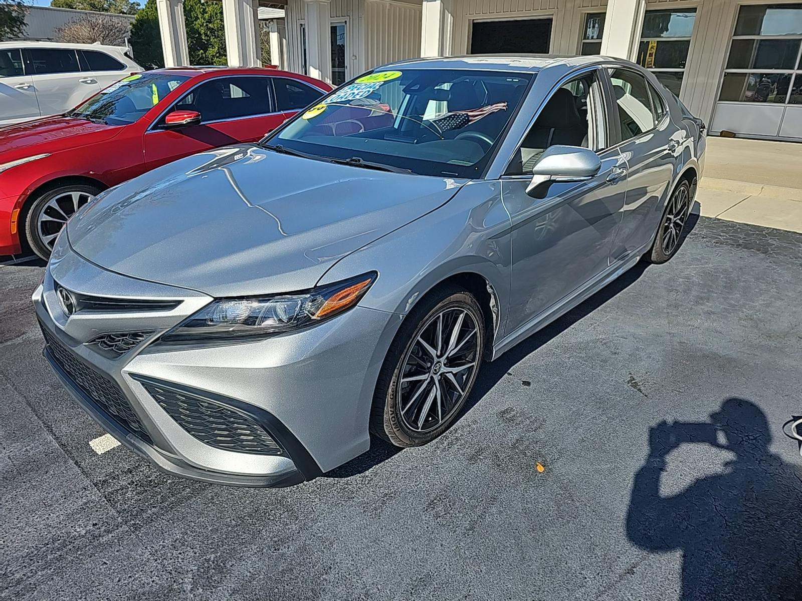 2024 Toyota Camry SE FWD