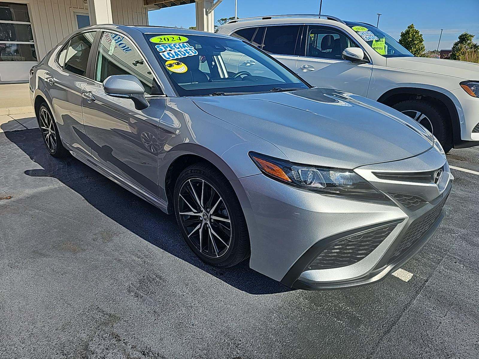 2024 Toyota Camry SE FWD