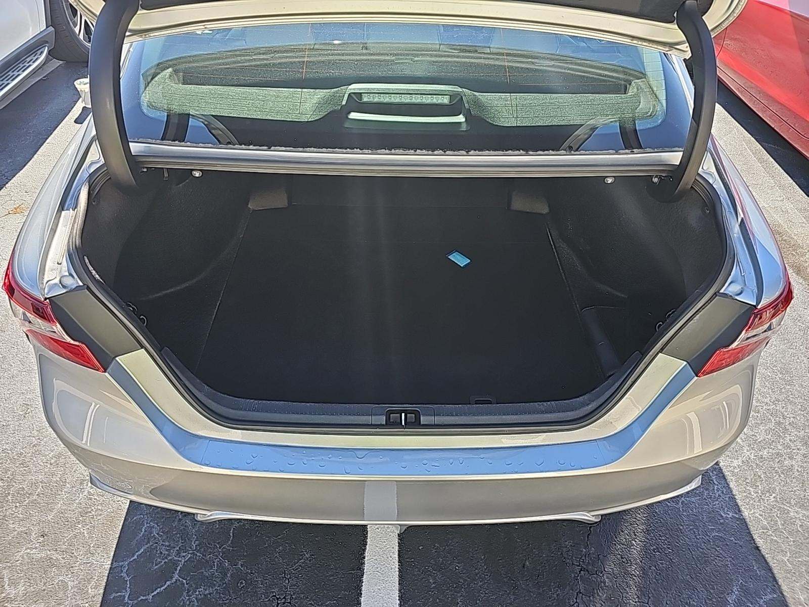 2024 Toyota Camry SE FWD