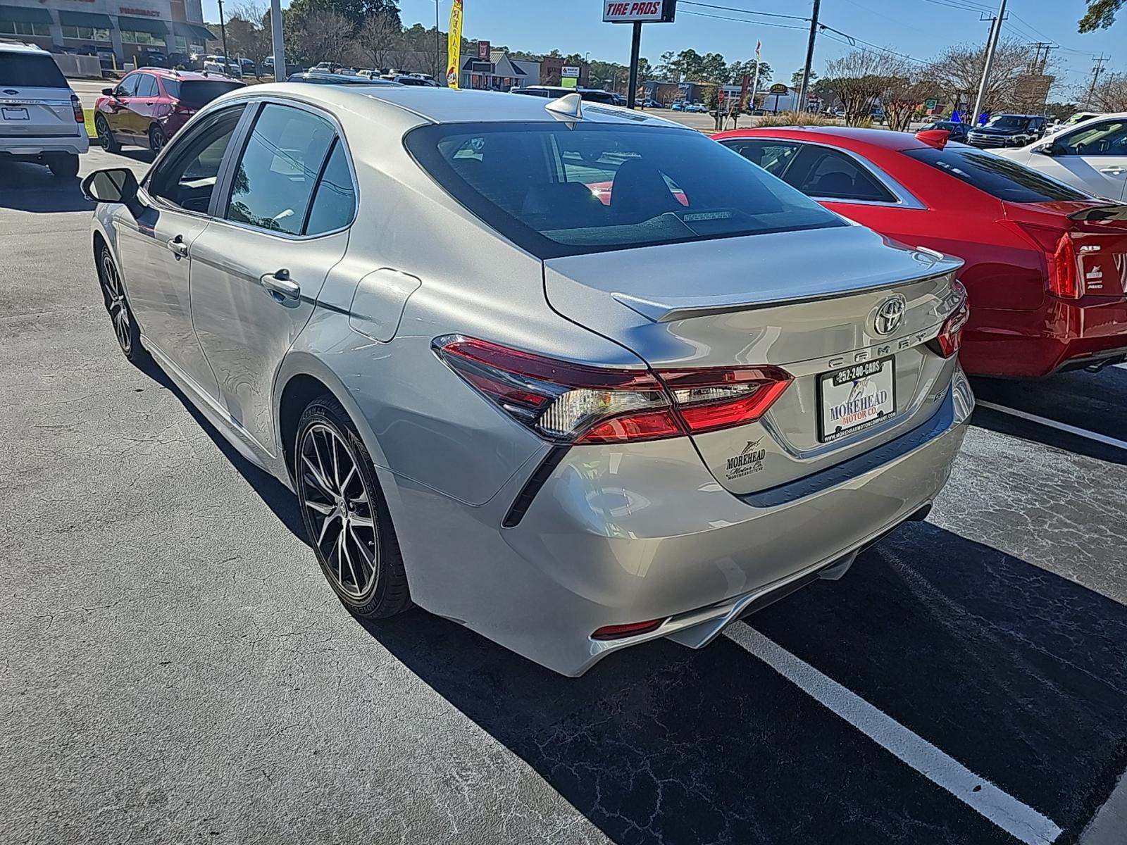 2024 Toyota Camry SE FWD
