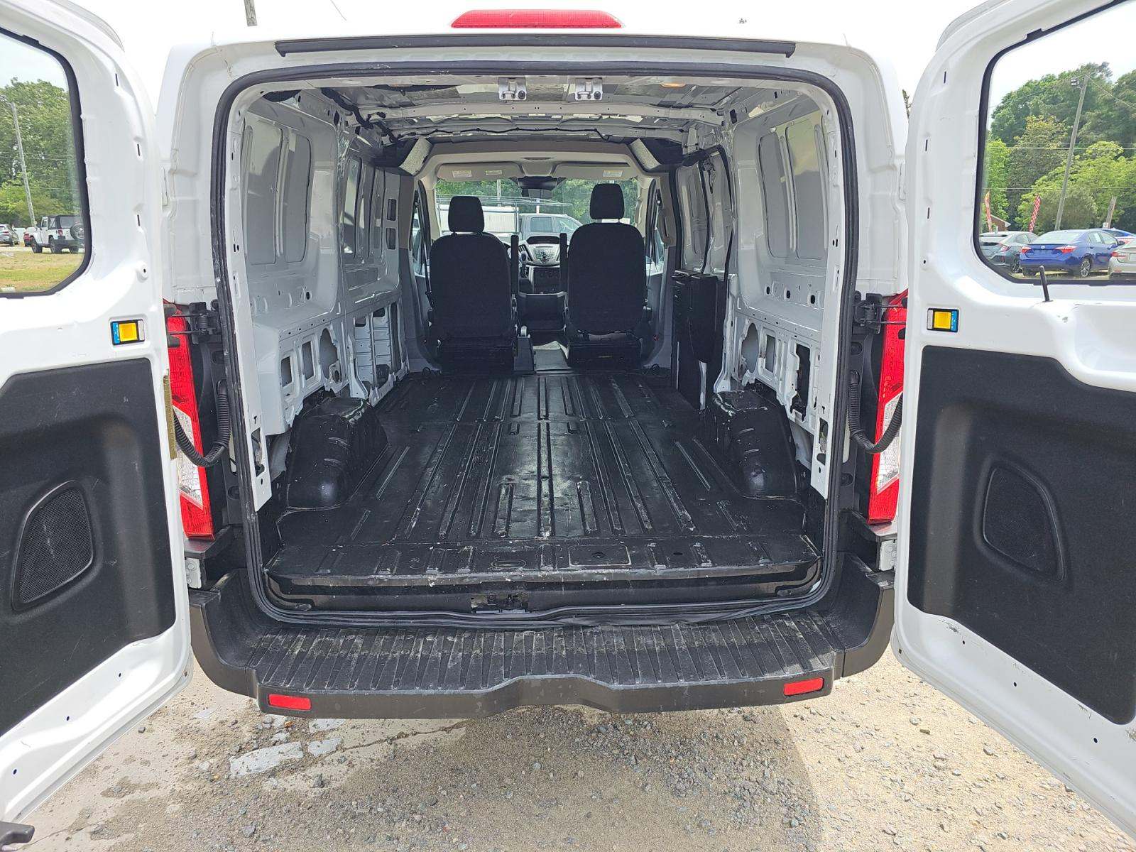 FORD TRANSIT 150 - 9