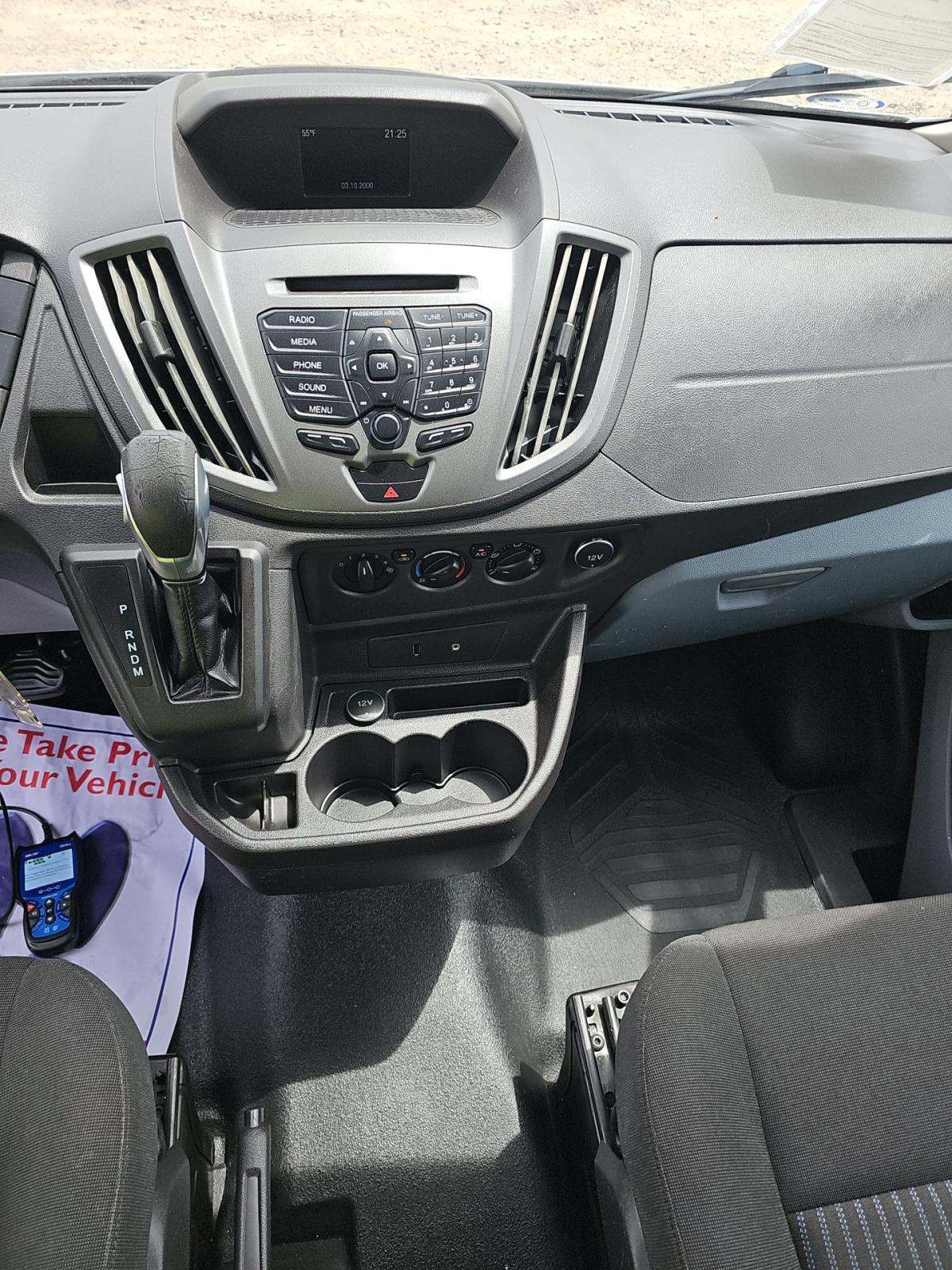 FORD TRANSIT 150 - 6