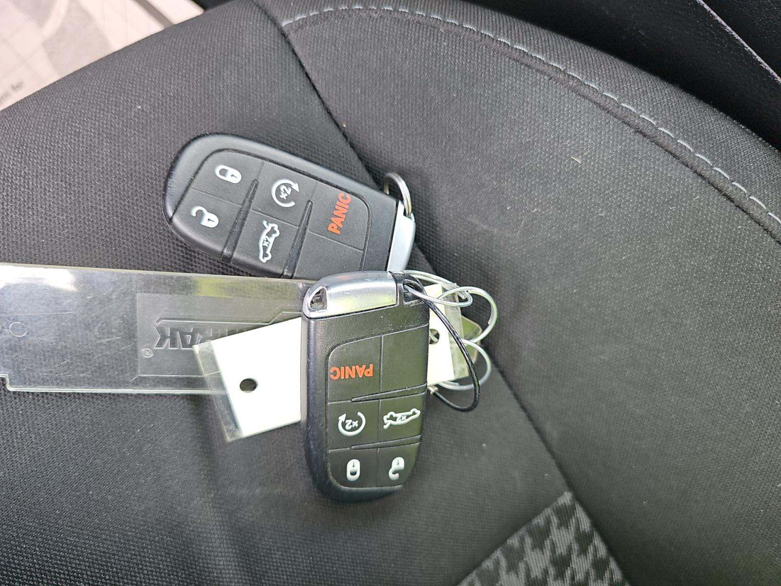 DODGE CHALLENGER - 8