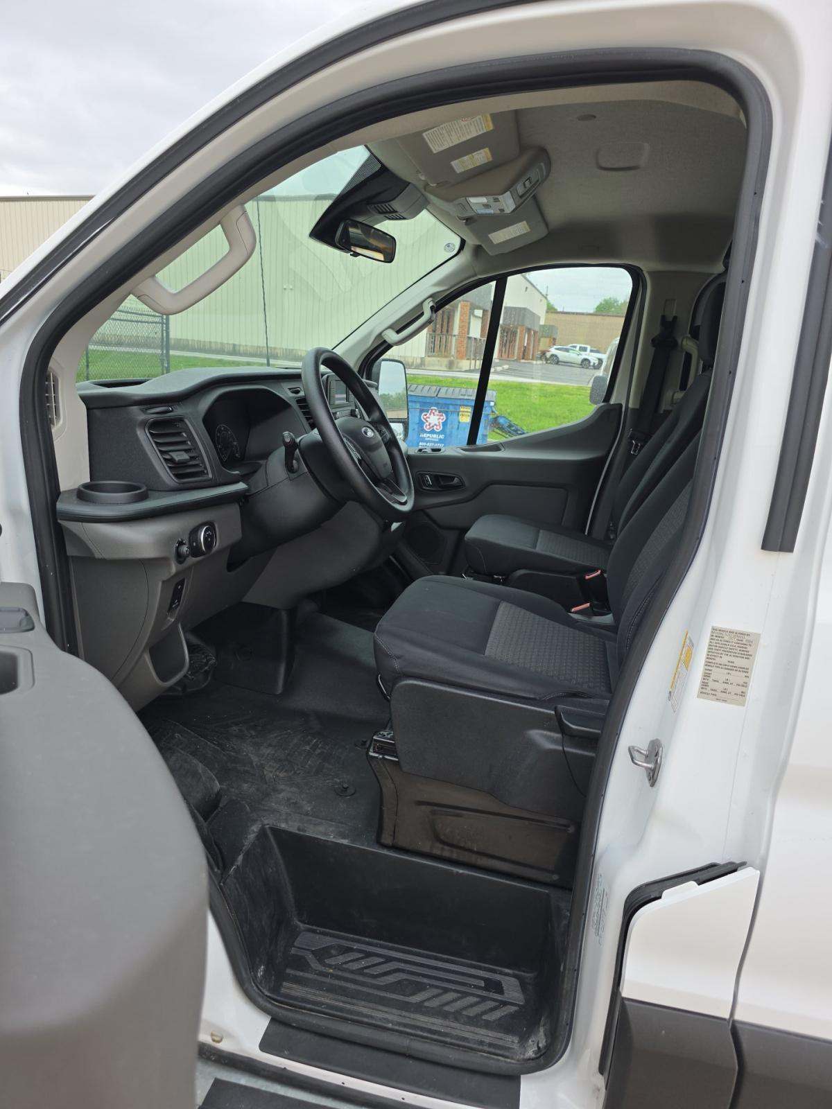 FORD TRANSIT 250 - 6