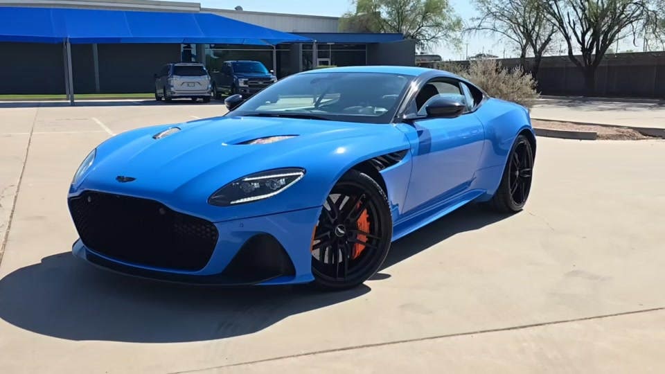 2021 Aston Martin DBS Superleggera Coupe