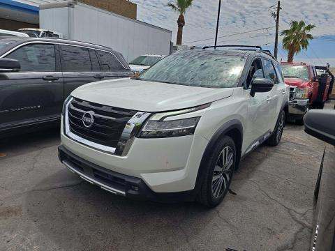 2022 Nissan Pathfinder Platinum FWD