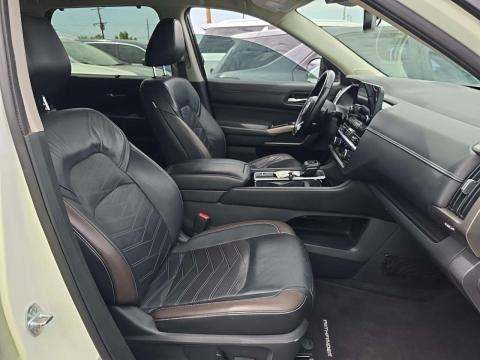 2022 Nissan Pathfinder Platinum FWD