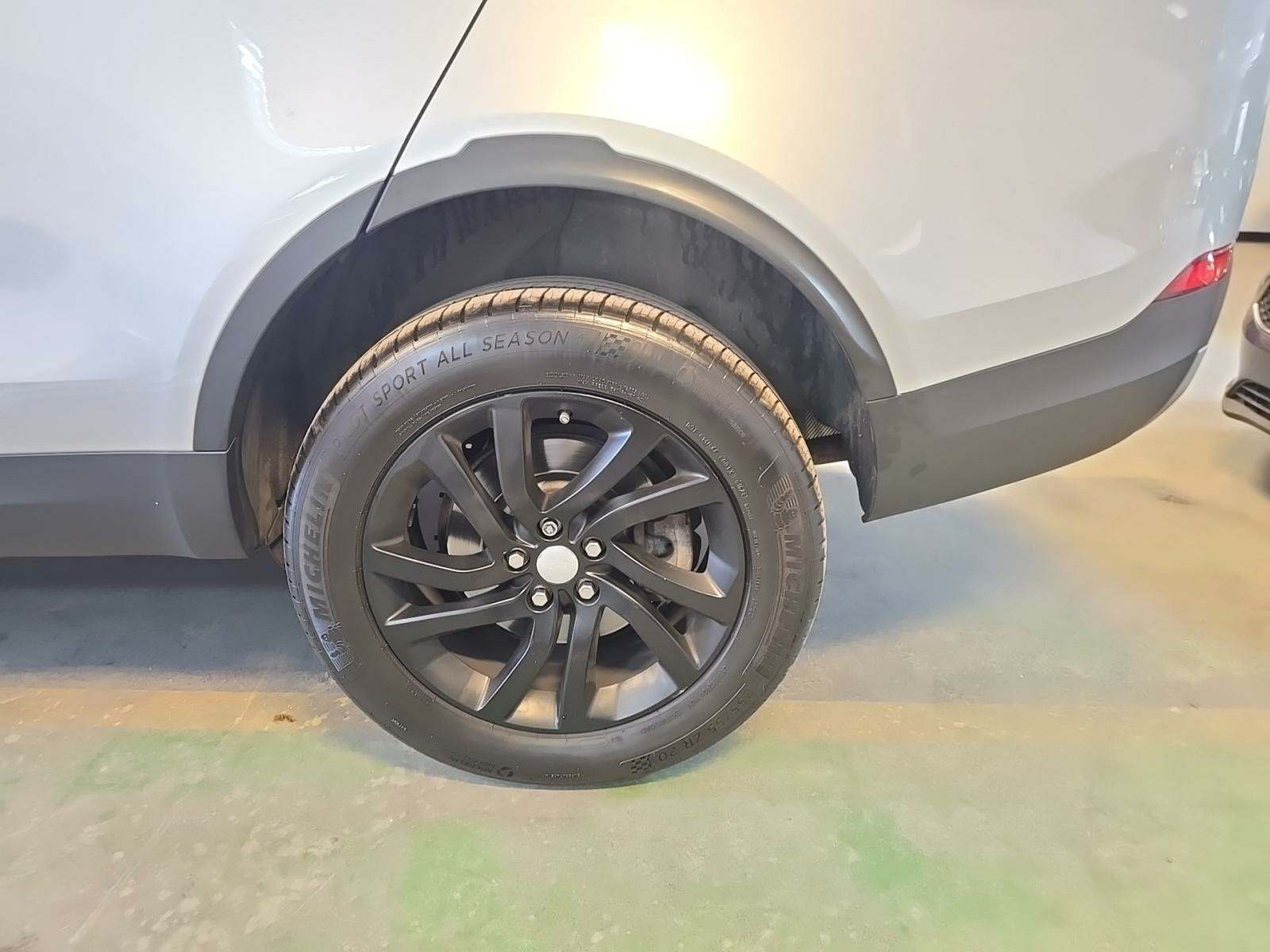 2017 Land Rover Discovery HSE AWD