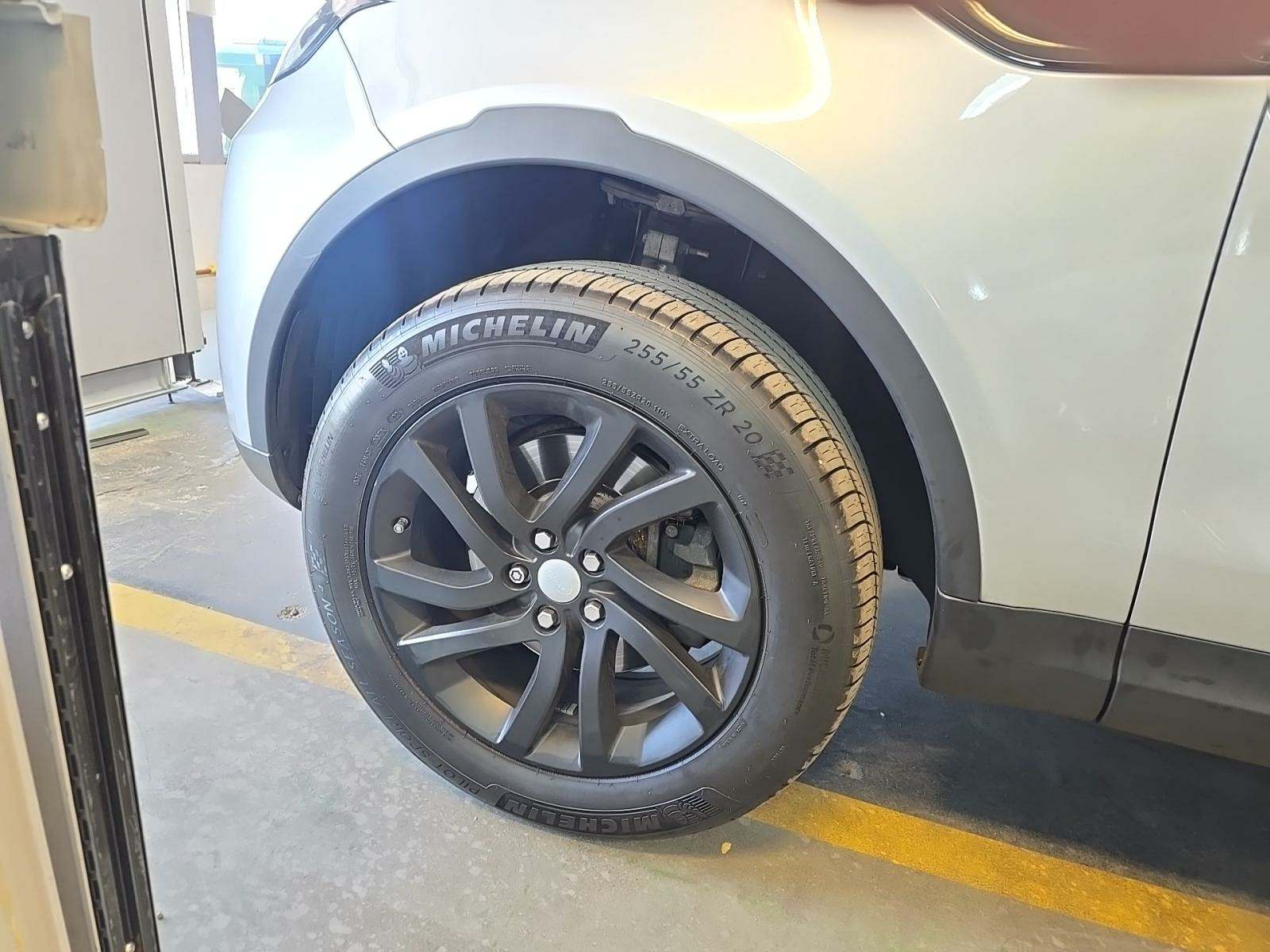 2017 Land Rover Discovery HSE AWD