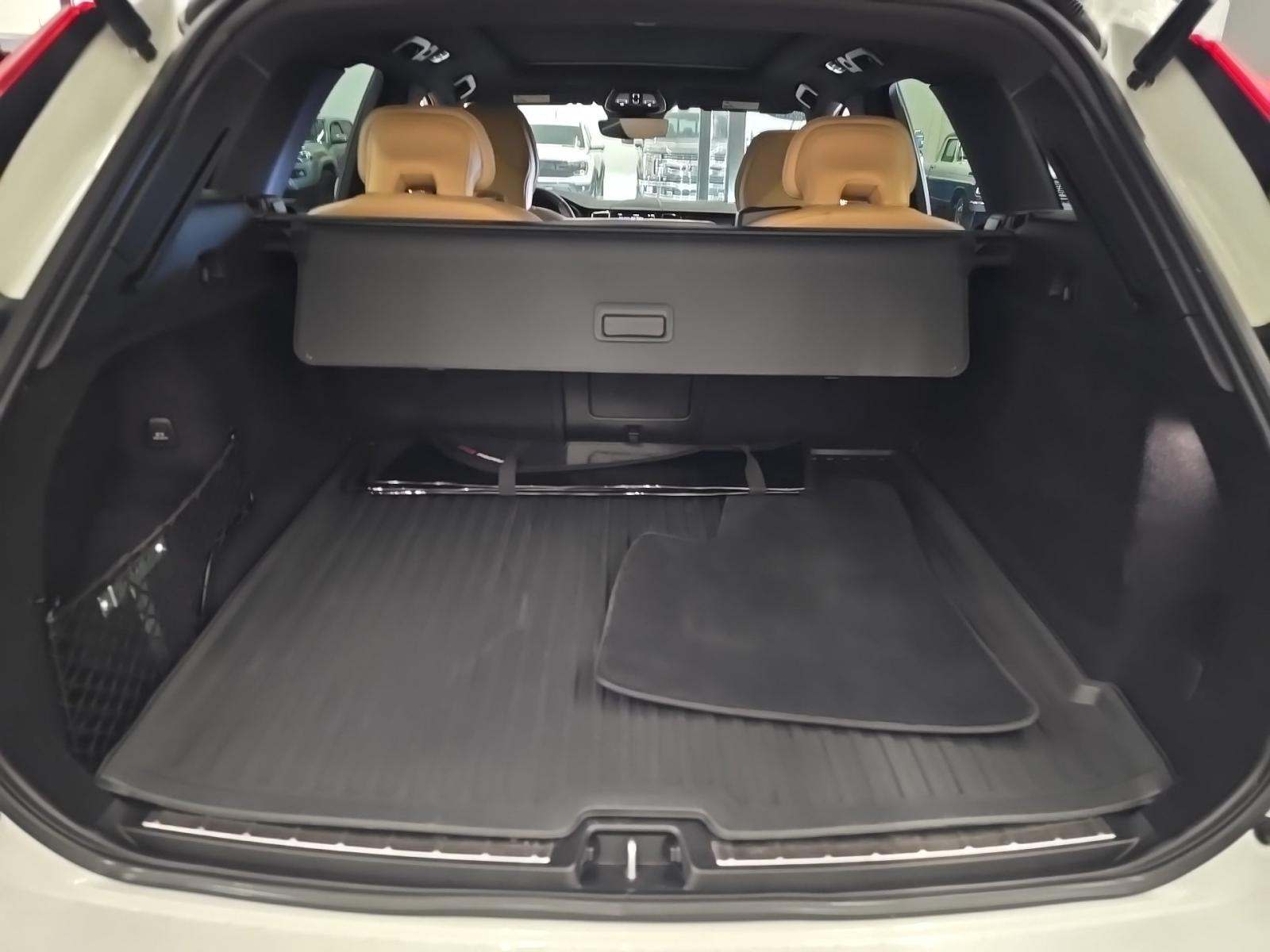 2022 Volvo XC60 B5 Inscription AWD