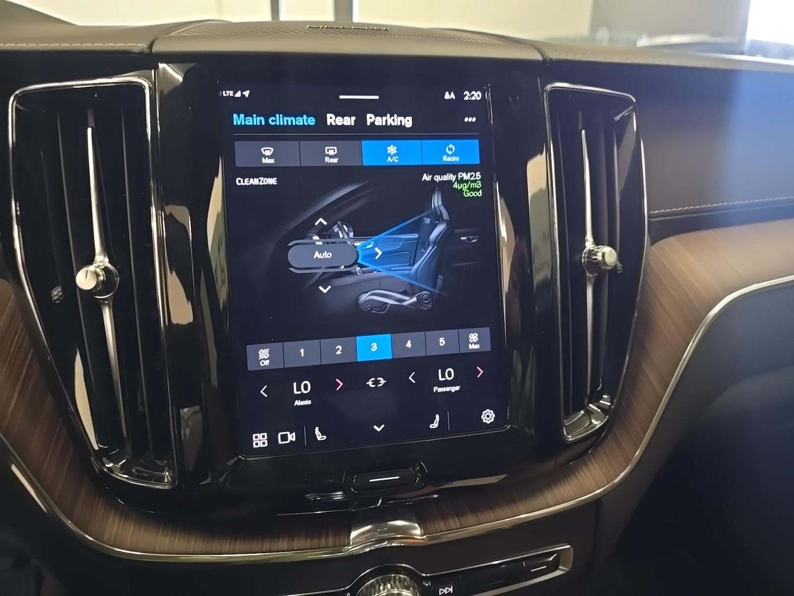 2022 Volvo XC60 B5 Inscription AWD