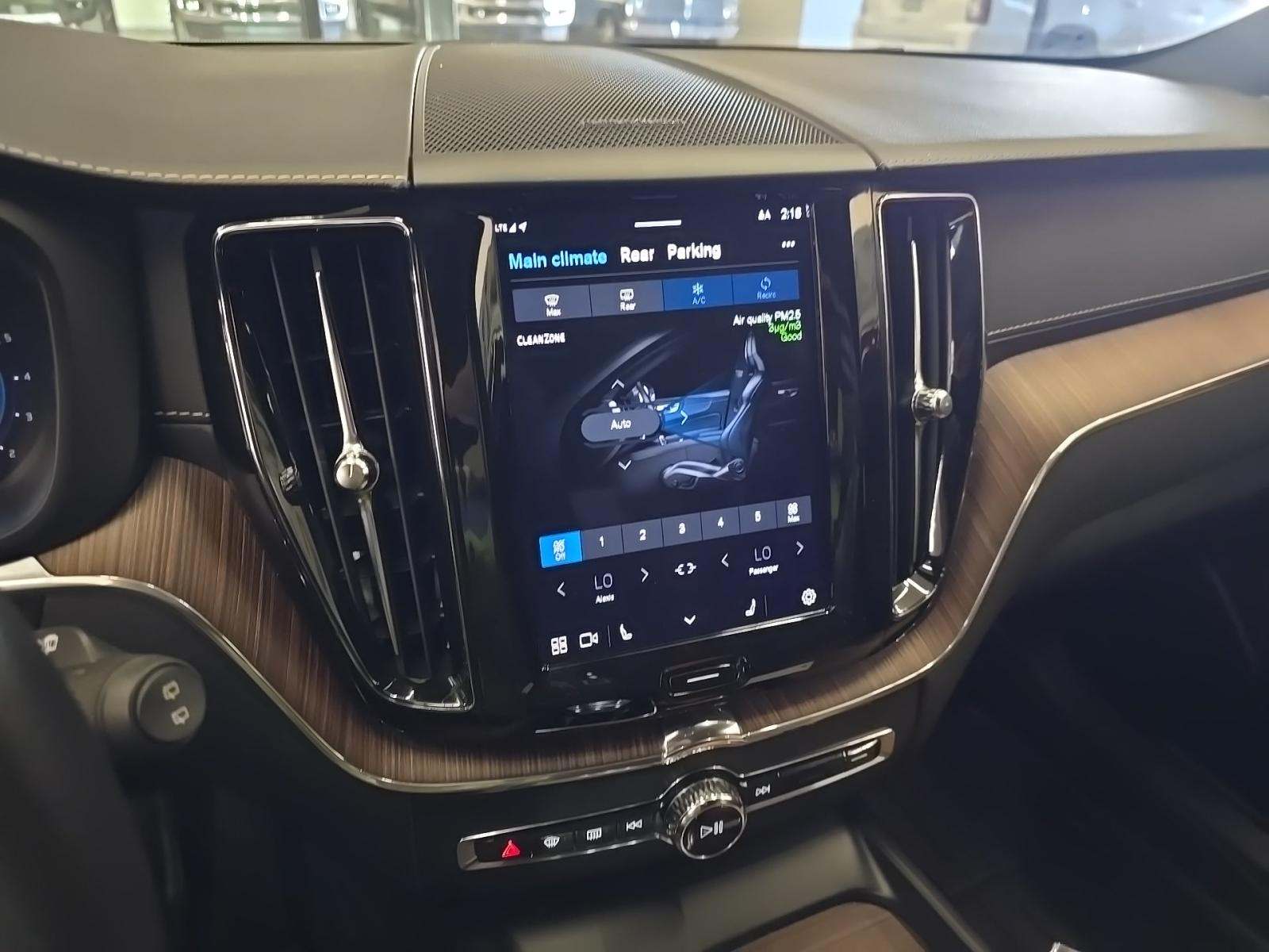 2022 Volvo XC60 B5 Inscription AWD