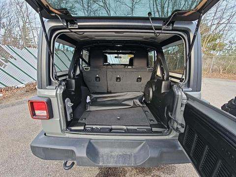 JEEP UNLIMITED SPORT ALTITUDE EDITION - 10