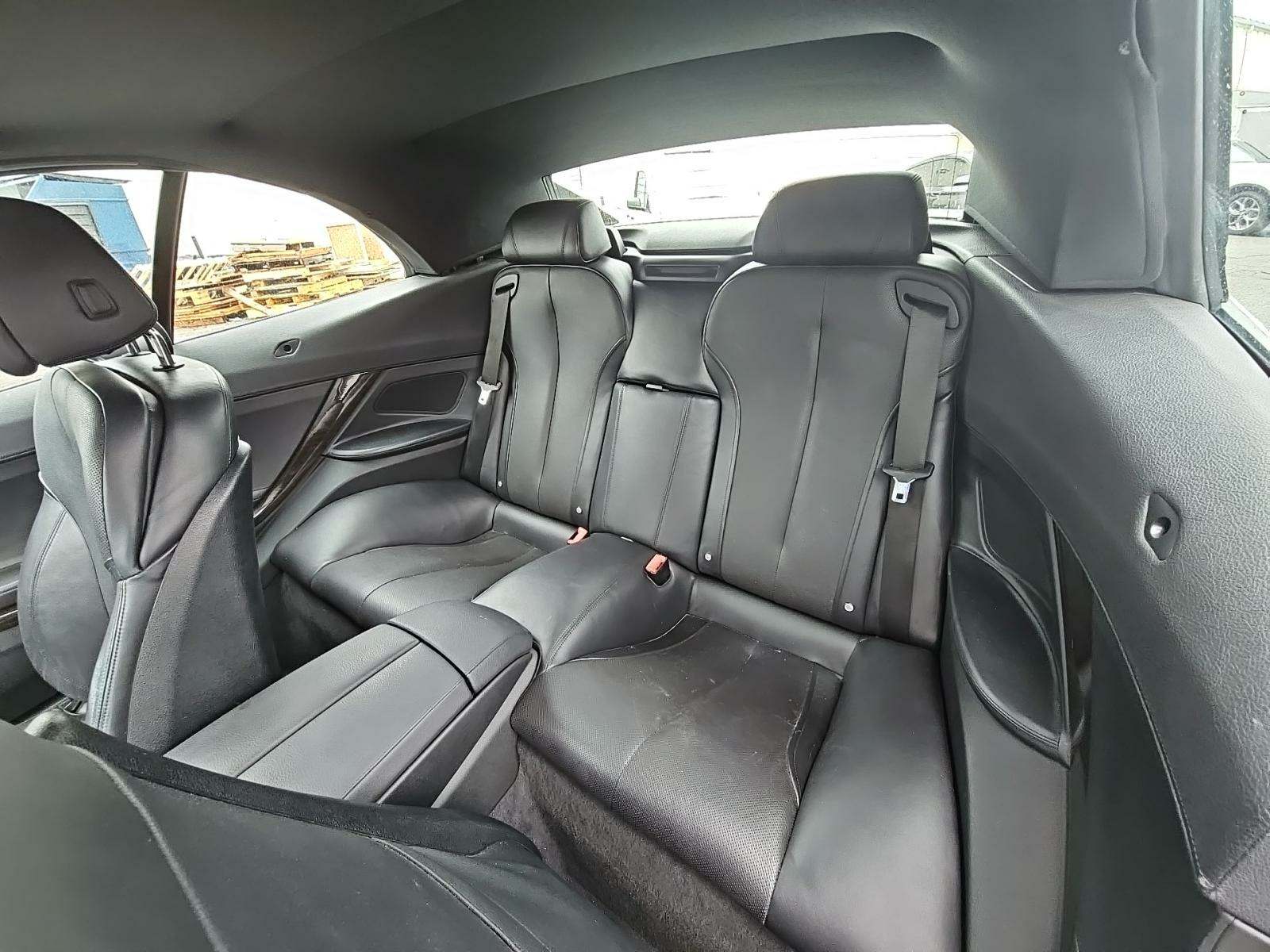 2012 BMW 6 Series 650i RWD