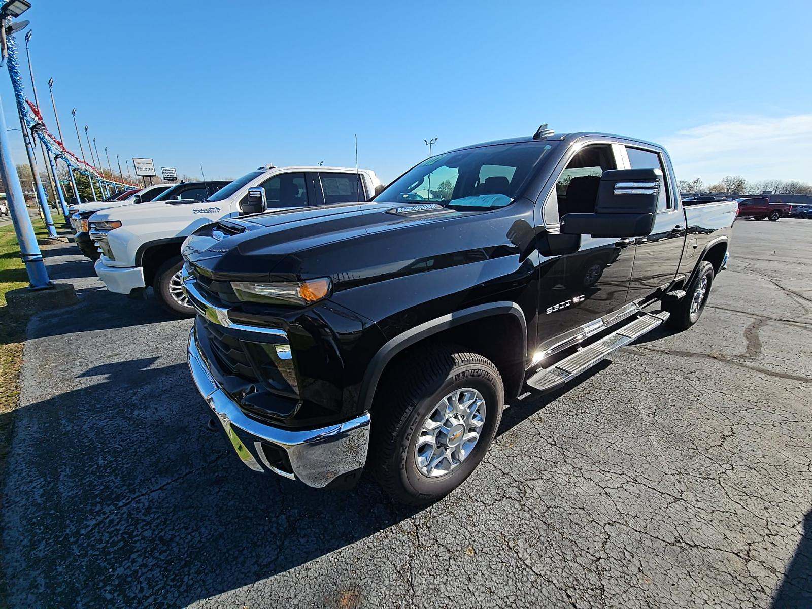 2025 Chevrolet Silverado 3500HD LT AWD