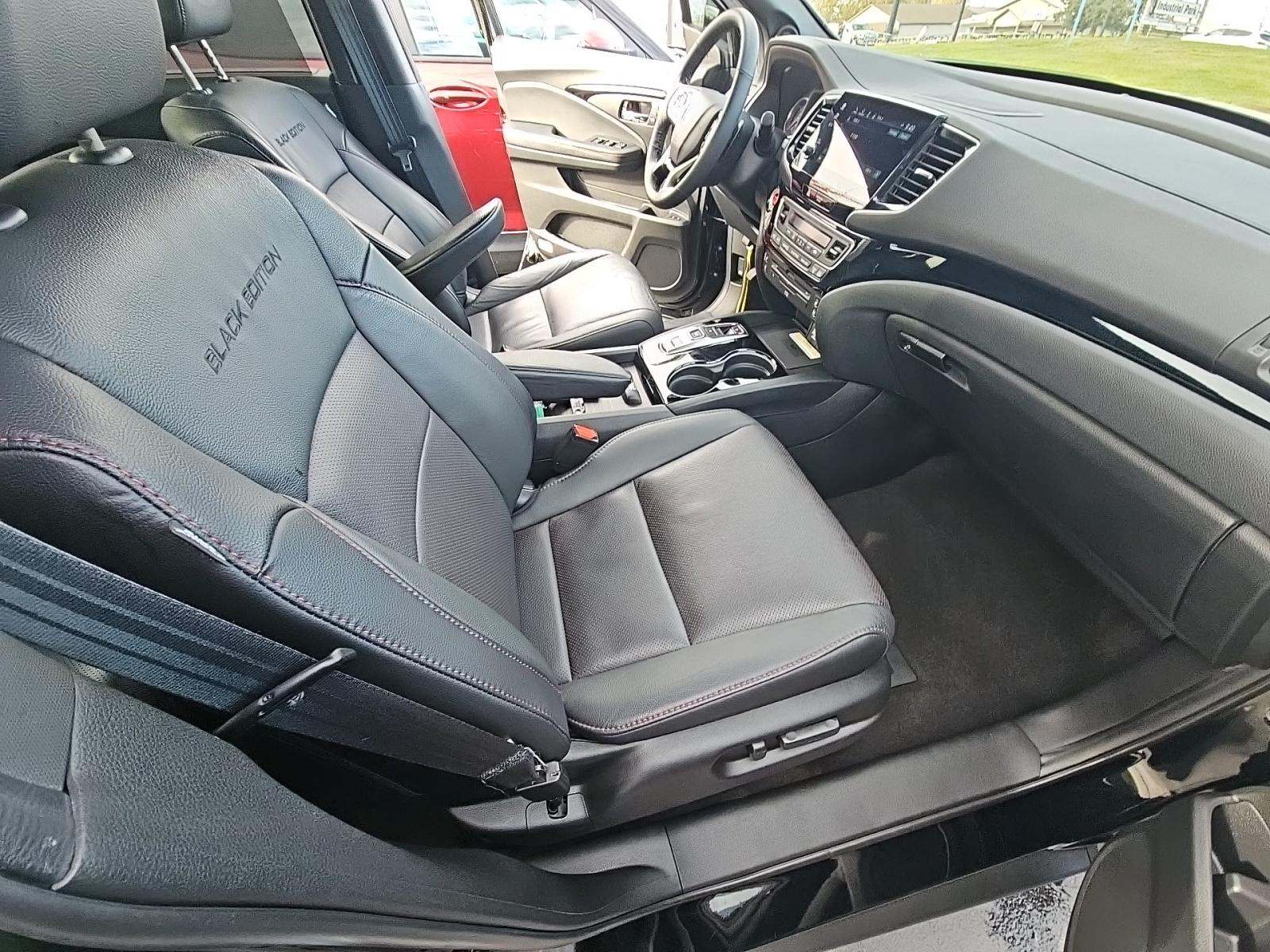 2022 Honda Pilot Black Edition AWD